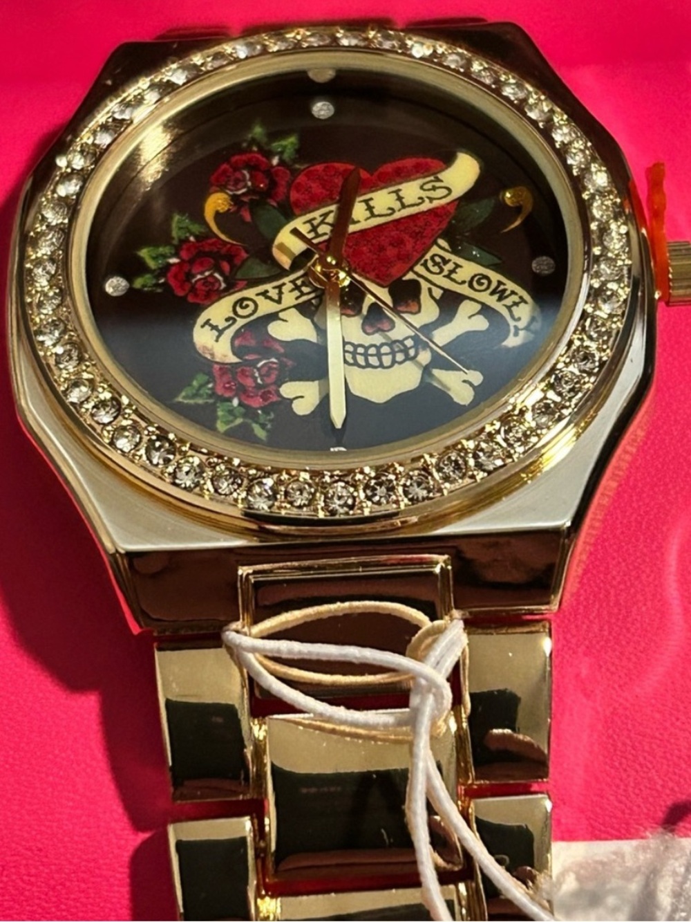 ED HARDY- NIB!! “LOVE KILLS SLOWLY” LADIES WATCH W/ ADJUSTABLE GOLD-TONE BAND - Picture 3 of 5